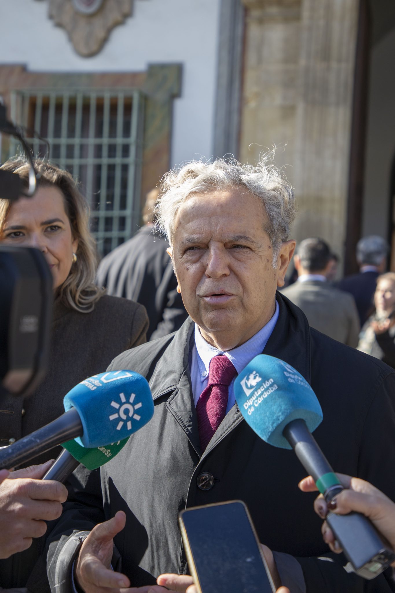 El presidente de la Diputación señala a la sociedad como esencial para acabar con la lacra de la violencia de género