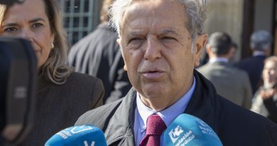 El presidente de la Diputación señala a la sociedad como esencial para acabar con la lacra de la violencia de género