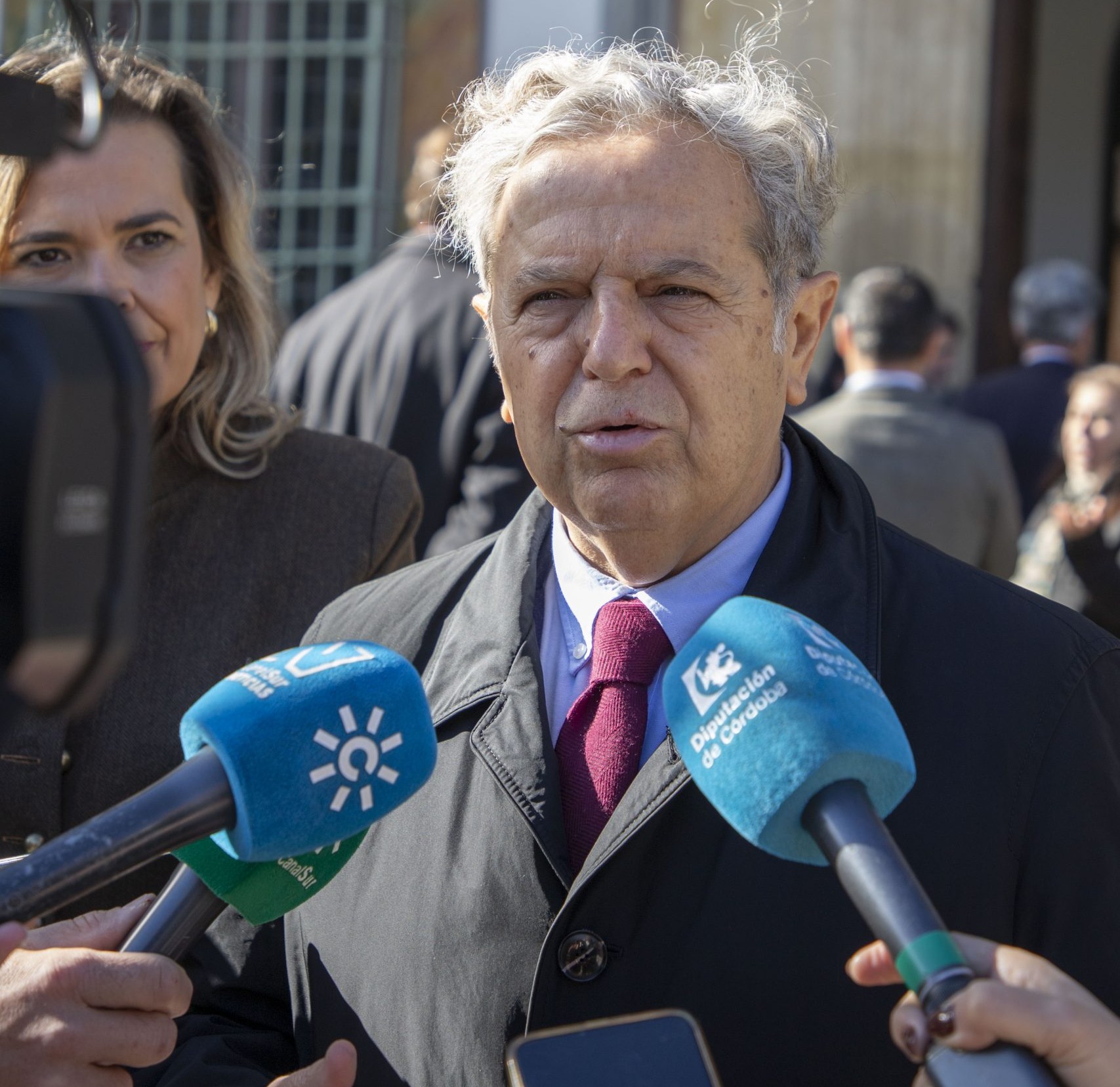 El presidente de la Diputación señala a la sociedad como esencial para acabar con la lacra de la violencia de género